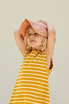 foto двусторонняя детская шляпа liewood amelia reversible sun hat цвет розовый